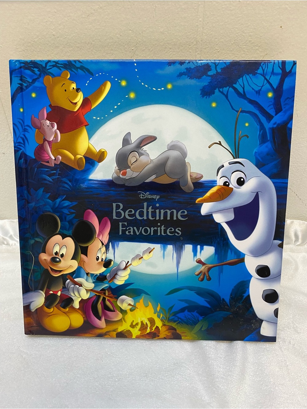Disney Bedtime Favorites Children's hard cover Storybook 18 Disney stories